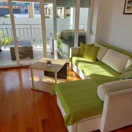 New! Coplex In Near The Sea * Макарська