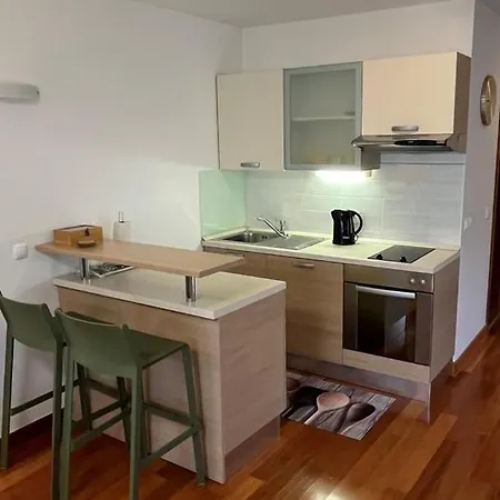 New! Coplex In Near The Sea Макарська