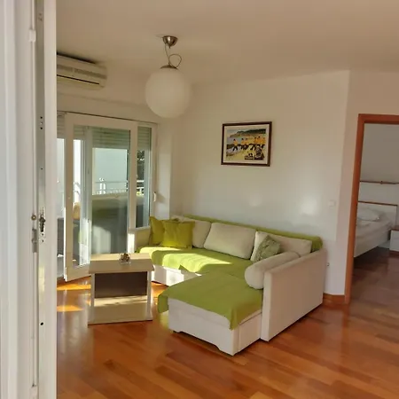 New! Coplex In Near The Sea Макарська